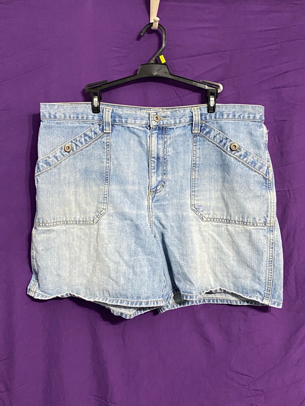Faded Glory Light Blue Denim Jean Shorts. Size 18.
